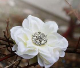 Off-white bridal flower hair, off- white bridal hair clip