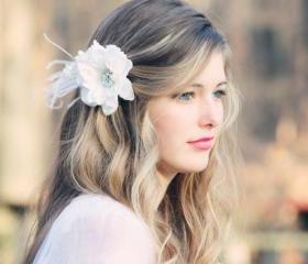 bridal hair flower fascinator, white bridal hair clip, wedding bridal hair clip